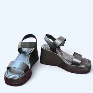 🤍🖤 Soda Black Platform Sandals 🖤🤍